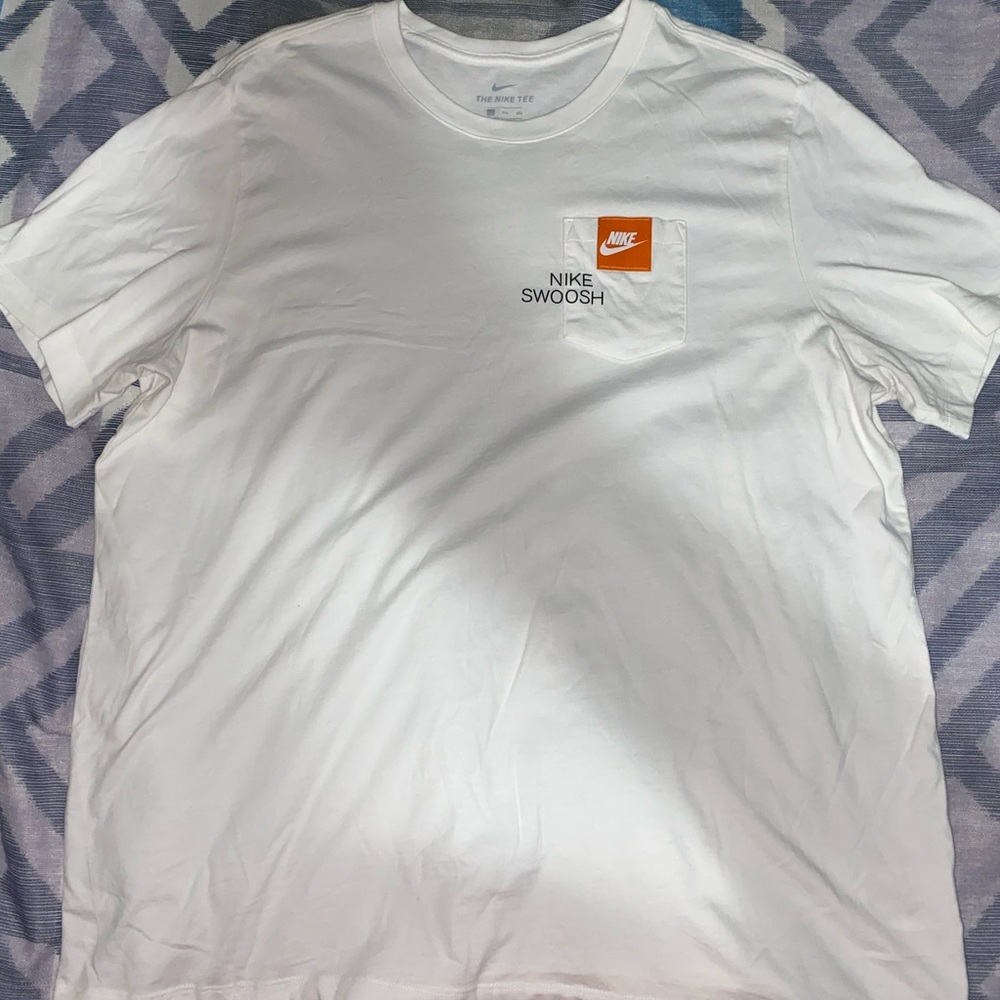 Nike Swoosh Tee